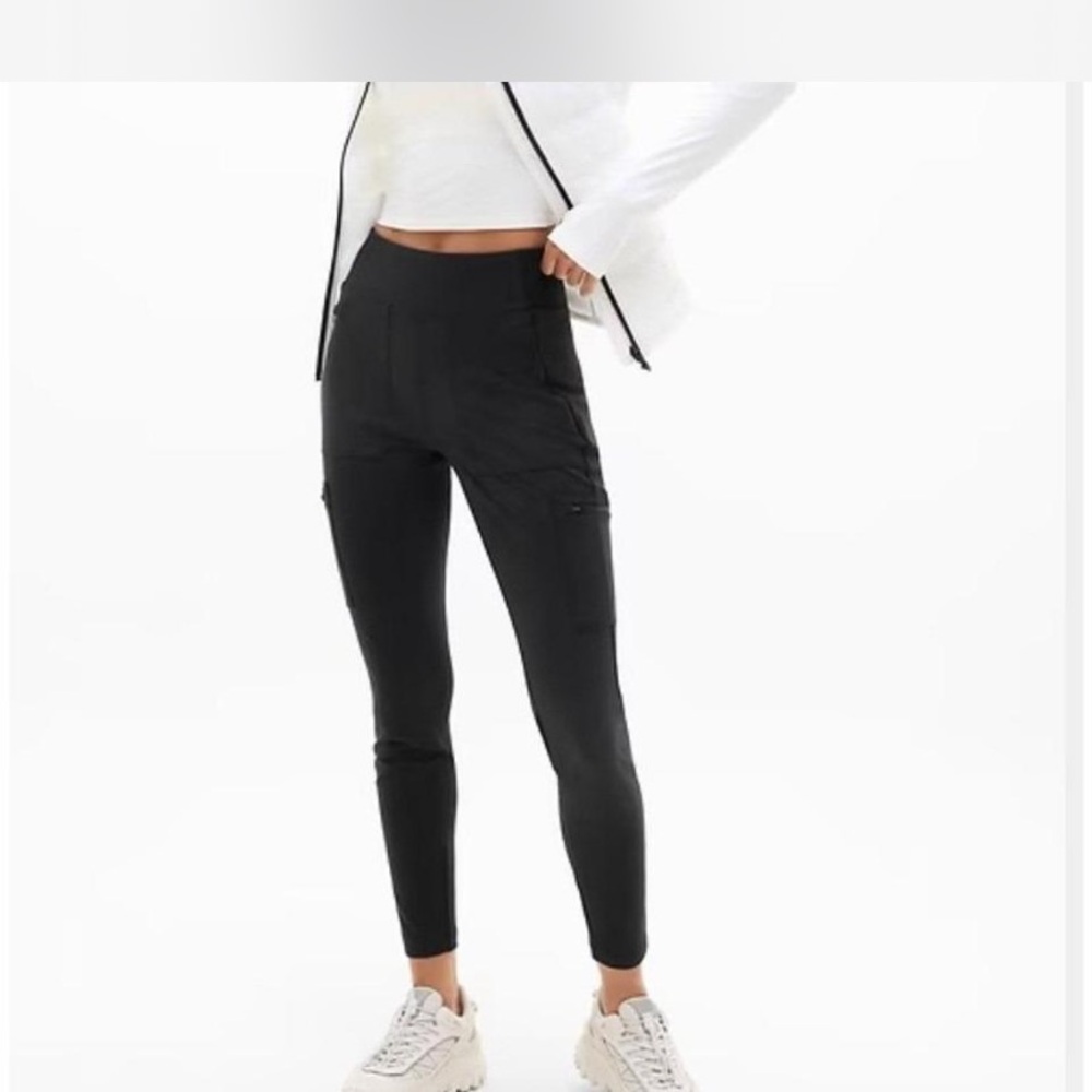 Athleta Headlands Hybrid Cargo II Tight Leggings Womens